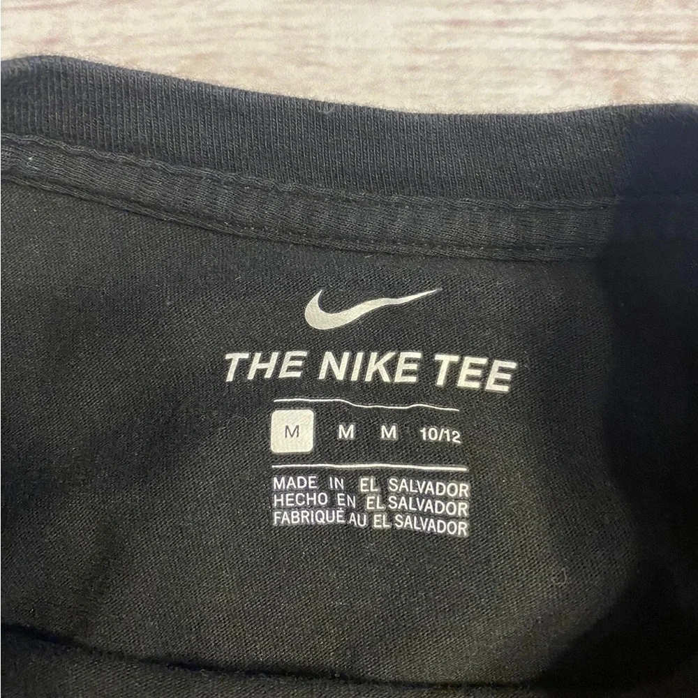 📌NIKE • Hawks  “Young” • Shirt